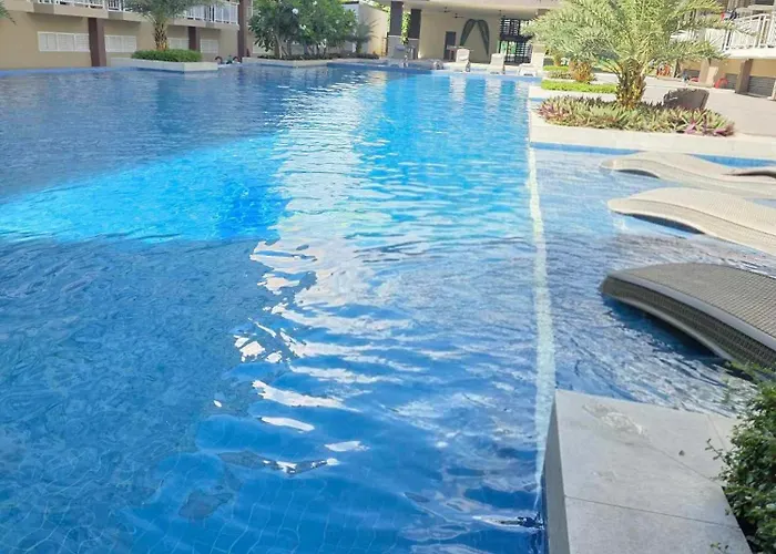 Anya And Christof's At Amani Near Airport Apartment *